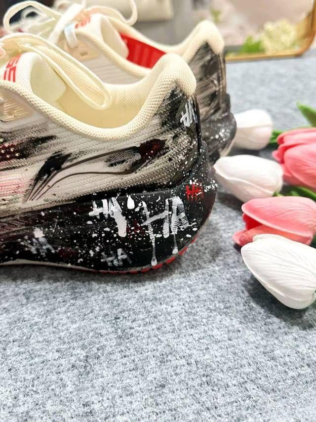 谁懂啊‼️介双定制跑鞋帅气值💯🥳